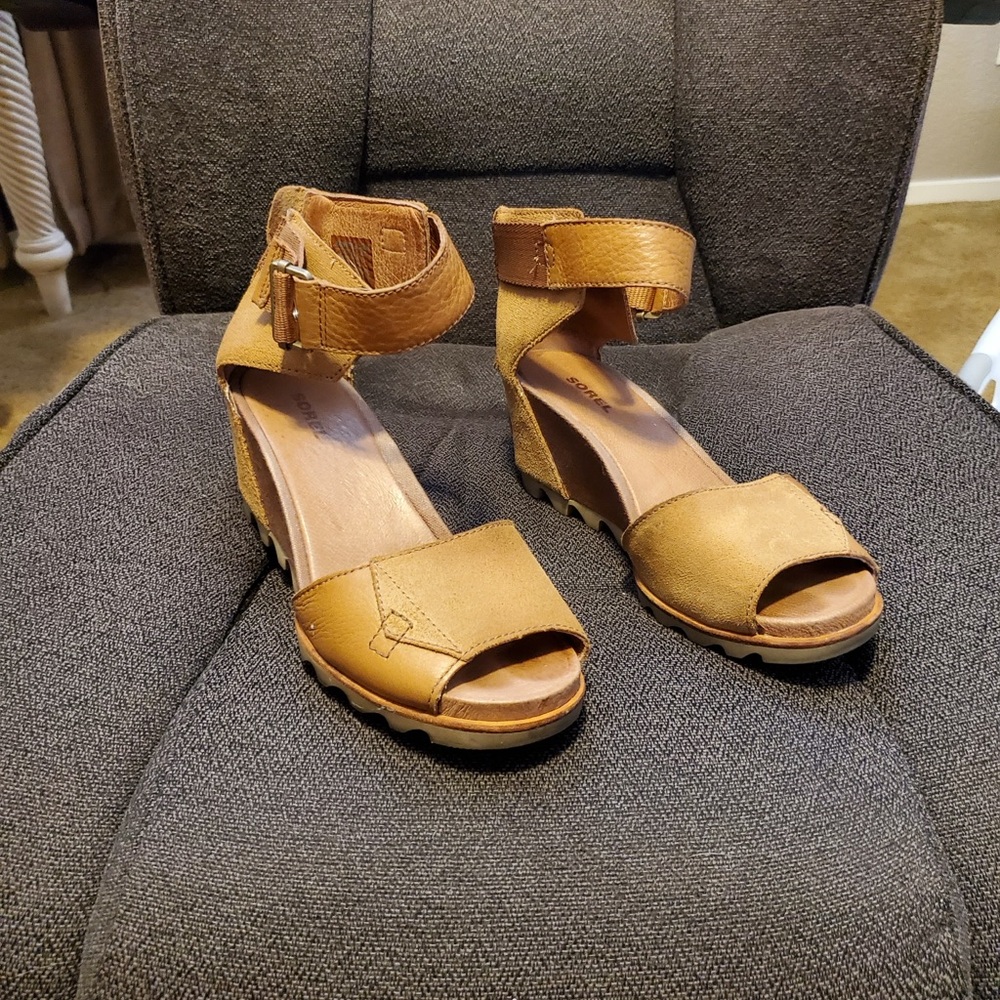 Sorel Women's Tan Wedge Sandals